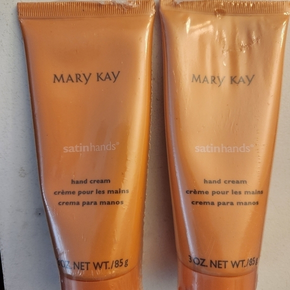Mary Kay Satin Hands SEALED - Picture 1 of 4